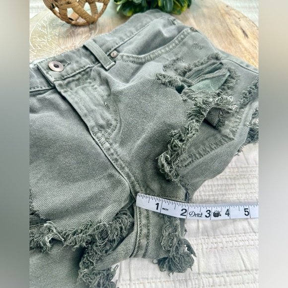Pistola Gigi Low-Rise Cut-Off Distressed in Washed Olive Green Size 27 - Picture 15 of 15